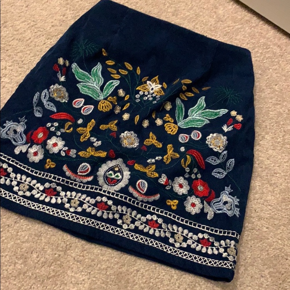 Embroidered skirt